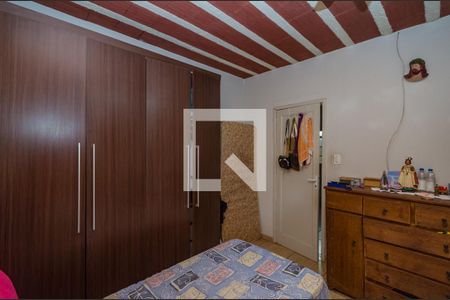 Casa à venda com 200m², 2 quartos e 2 vagasSuíte