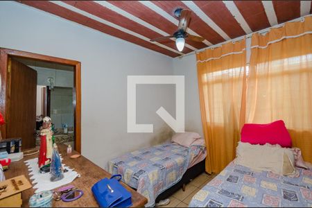 Casa à venda com 200m², 2 quartos e 2 vagasSuíte