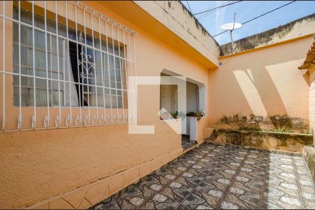 Casa à venda com 200m², 2 quartos e 2 vagasEntrada