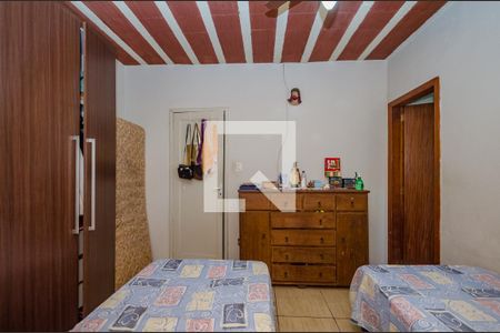 Casa à venda com 200m², 2 quartos e 2 vagasSuíte