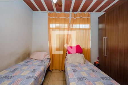 Casa à venda com 200m², 2 quartos e 2 vagasSuíte