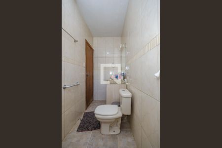 Casa à venda com 200m², 2 quartos e 2 vagasBanheiro da Suíte