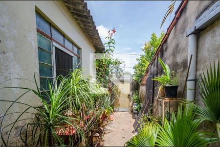 Casa à venda com 200m², 2 quartos e 2 vagasEntrada