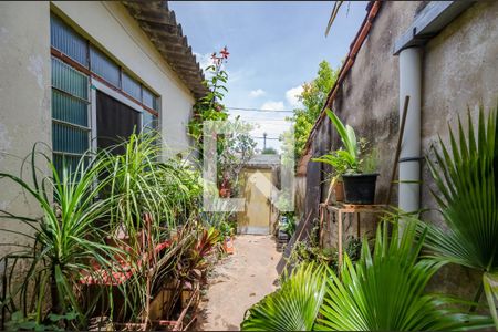 Casa à venda com 200m², 2 quartos e 2 vagasEntrada