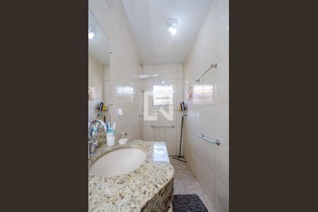 Casa à venda com 200m², 2 quartos e 2 vagasBanheiro da Suíte