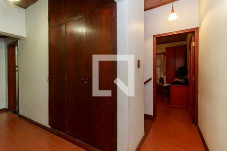 Casa à venda com 200m², 3 quartos e 2 vagasCorredor