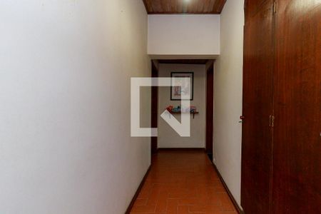 Casa à venda com 200m², 3 quartos e 2 vagasCorredor