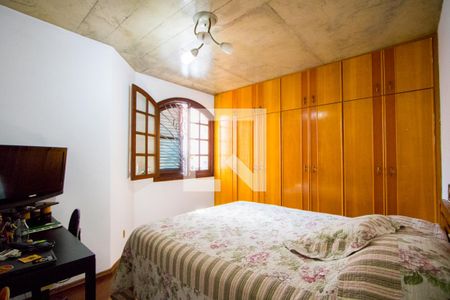 Casa à venda com 400m², 4 quartos e 5 vagas Casa à venda com 400m², 4 quartos e 5 vagasQuarto 4