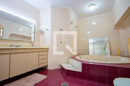 Casa à venda com 400m², 4 quartos e 5 vagas Casa à venda com 400m², 4 quartos e 5 vagasBanheiro do quarto 1