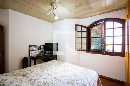 Casa à venda com 400m², 4 quartos e 5 vagas Casa à venda com 400m², 4 quartos e 5 vagasQuarto 4