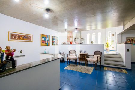 Sala de estar de casa à venda com 4 quartos, 400m² em Vila Bastos, Santo André