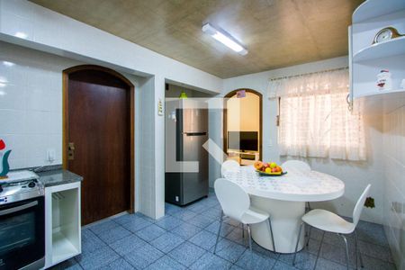 Casa à venda com 400m², 4 quartos e 5 vagas Casa à venda com 400m², 4 quartos e 5 vagasCozinha