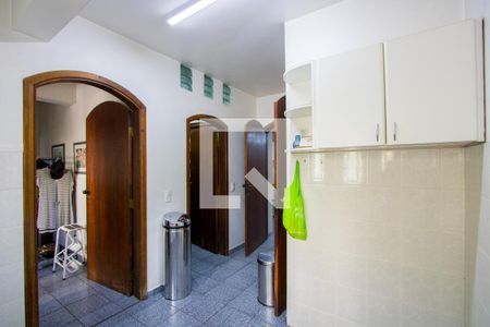 Casa à venda com 400m², 4 quartos e 5 vagas Casa à venda com 400m², 4 quartos e 5 vagasÁrea de serviço