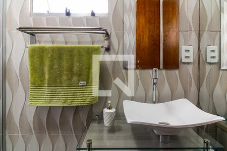 Casa à venda com 130m², 4 quartos e sem vaga Casa à venda com 130m², 4 quartos e sem vagaBanheiro Social