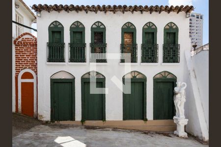 Casa à venda com 3 quartos, 1000m² em Aclimação, São Paulo