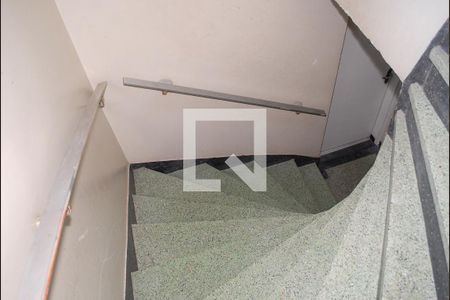 Apartamento para alugar com 127m², 2 quartos e sem vagaEscada