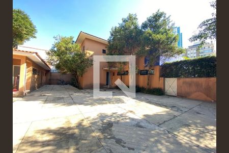 Casa à venda com 366m², 11 quartos e 20 vagas