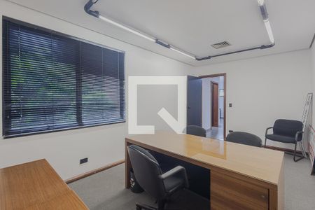 Quarto 2 de casa à venda com 12 quartos, 366m² em Jardim Paulista, São Paulo