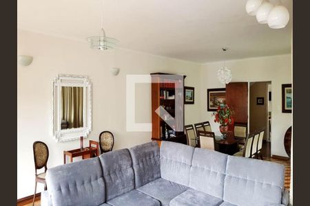 Casa à venda com 3 quartos, 200m² em Cambuci, São Paulo