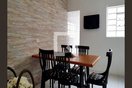 Casa à venda com 3 quartos, 200m² em Cambuci, São Paulo