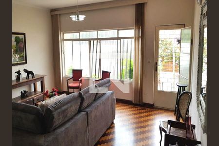 Casa à venda com 3 quartos, 200m² em Cambuci, São Paulo