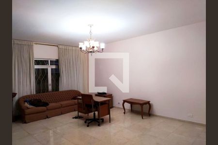 Casa à venda com 3 quartos, 132m² em Liberdade, São Paulo