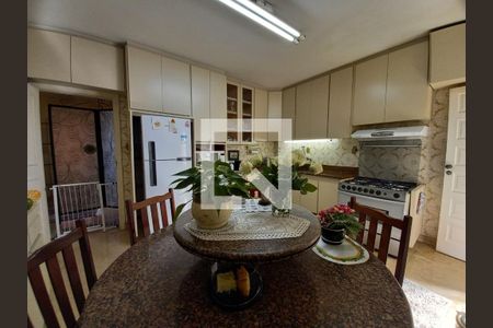 Casa à venda com 3 quartos, 234m² em Vila Mariana, São Paulo