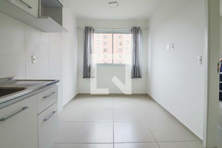 Sala / Cozinha de apartamento à venda com 1 quarto, 25m² em Vila Butantã, São Paulo