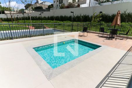 Apartamento à venda com 25m², 1 quarto e sem vaga Apartamento à venda com 25m², 1 quarto e sem vagaÁrea comum - Piscina