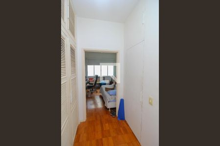 Apartamento à venda com 600m², 5 quartos e 2 vagasCorredor closet