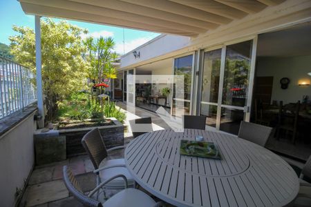 Apartamento à venda com 600m², 5 quartos e 2 vagasVaranda