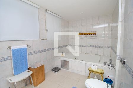 Apartamento à venda com 600m², 5 quartos e 2 vagasBanheiro da Suíte 1