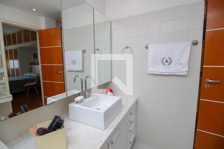 Apartamento à venda com 600m², 5 quartos e 2 vagasBanheiro da Suíte 2