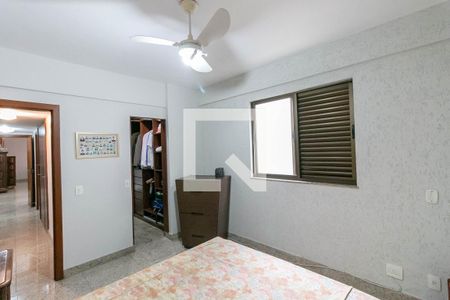 Apartamento à venda com 210m², 4 quartos e 3 vagasQuarto Suíte 2