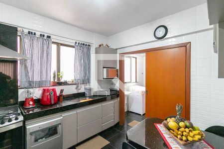 Apartamento à venda com 210m², 4 quartos e 3 vagasCozinha e Área de Serviço