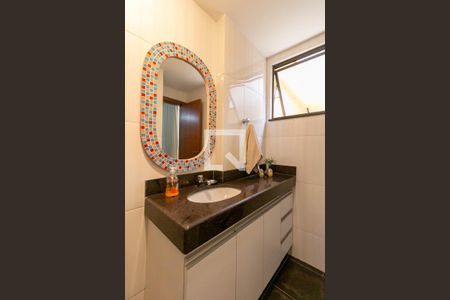 Apartamento à venda com 210m², 4 quartos e 3 vagasBanheiro da Suíte