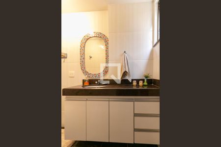 Apartamento à venda com 210m², 4 quartos e 3 vagasBanheiro da Suíte