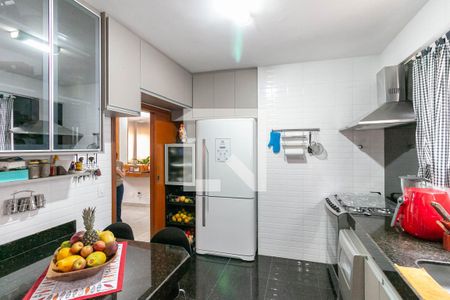 Apartamento à venda com 210m², 4 quartos e 3 vagasCozinha e Área de Serviço