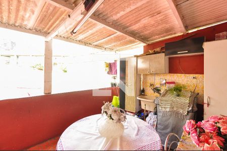 Casa à venda com 316m², 2 quartos e 1 vagaÁrea de Serviço