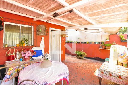 Casa à venda com 316m², 2 quartos e 1 vagaÁrea de Serviço