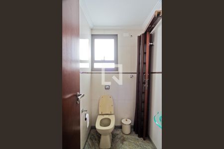 Apartamento para alugar com 287m², 3 quartos e 4 vagasBanheiro de Serviço