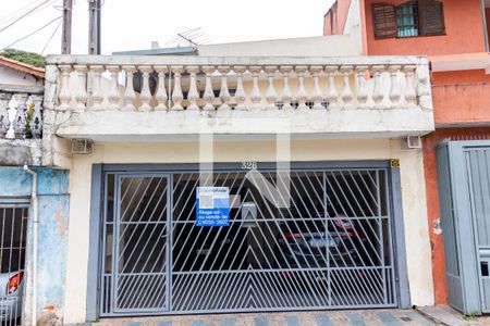 Casa à venda com 300m², 4 quartos e 3 vagas Casa à venda com 300m², 4 quartos e 3 vagasFachada