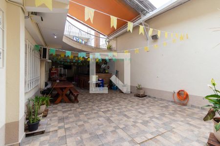 Casa à venda com 300m², 4 quartos e 3 vagas Casa à venda com 300m², 4 quartos e 3 vagasQuintal