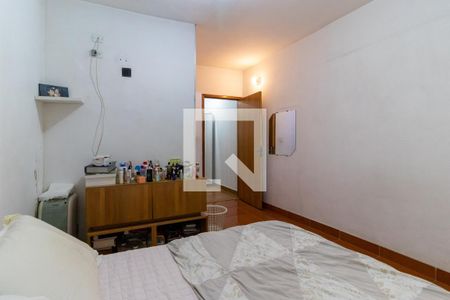 Casa à venda com 300m², 4 quartos e 3 vagas Casa à venda com 300m², 4 quartos e 3 vagasQuarto Suíte 2