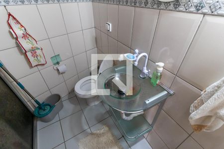 Casa à venda com 300m², 4 quartos e 3 vagas Casa à venda com 300m², 4 quartos e 3 vagasBanheiro 4