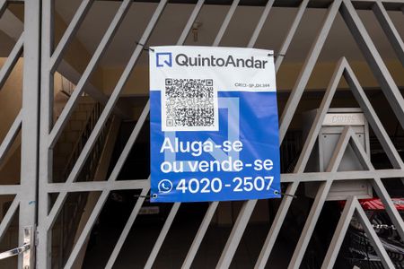 Casa à venda com 300m², 4 quartos e 3 vagas Casa à venda com 300m², 4 quartos e 3 vagasPlaquinha