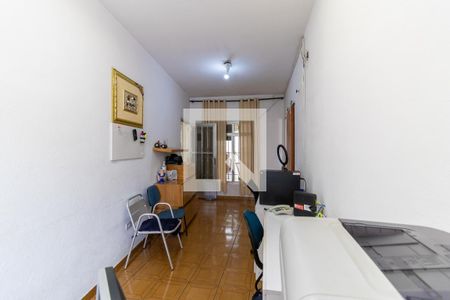 Casa à venda com 300m², 4 quartos e 3 vagas Casa à venda com 300m², 4 quartos e 3 vagasEscritório