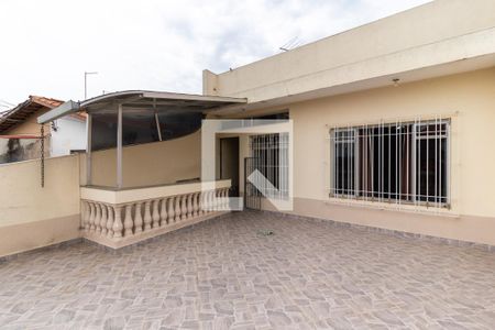 Casa à venda com 300m², 4 quartos e 3 vagas Casa à venda com 300m², 4 quartos e 3 vagasSacada