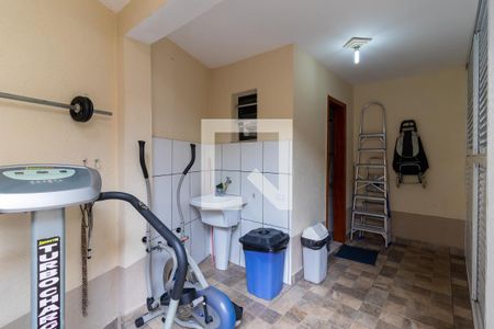 Casa à venda com 300m², 4 quartos e 3 vagas Casa à venda com 300m², 4 quartos e 3 vagasÁrea de Serviço