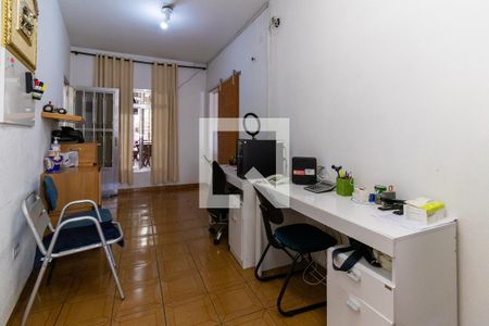 Casa à venda com 300m², 4 quartos e 3 vagas Casa à venda com 300m², 4 quartos e 3 vagasEscritório